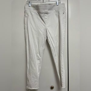 Old Navy White Rockstar Jeggings. 14P